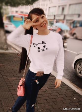 王二妮全家近照，农村姑娘逆袭时尚女神，淳朴老公高大帅气