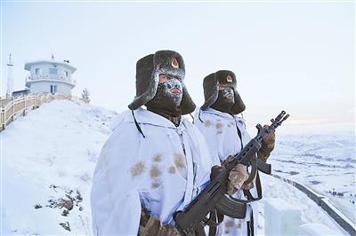 直击冰天雪地里站岗的军人，最后一张戳中泪点！