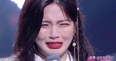 ​火箭少女解散后，杨超越火速改了微博认证，网友：门槛真低