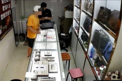 ​偷室友电脑贼喊抓贼，他没骗过警方，此前还悄悄拿妻子戒指去典当
