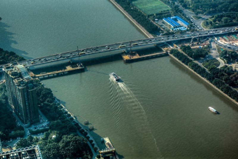 广州塔摩天轮,世界最高摩天轮,由16个