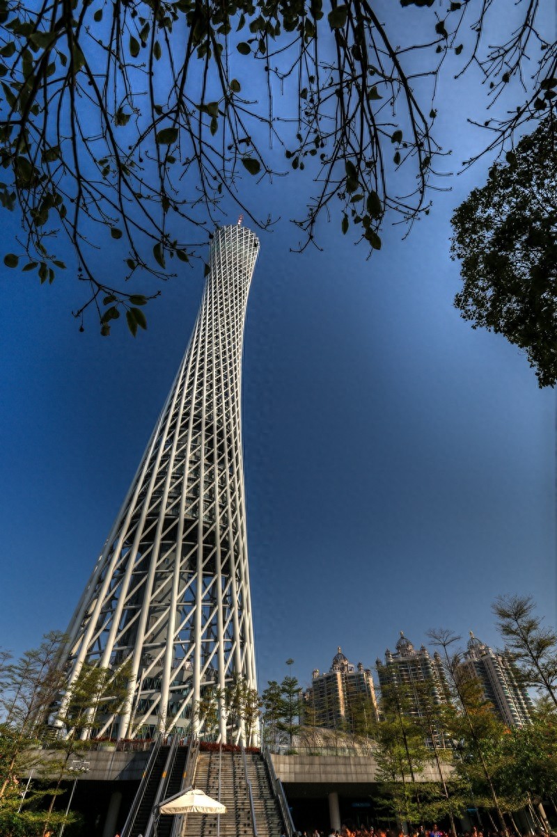 广州塔摩天轮,世界最高摩天轮,由16个