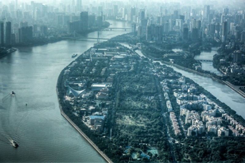 广州塔摩天轮,世界最高摩天轮,由16个