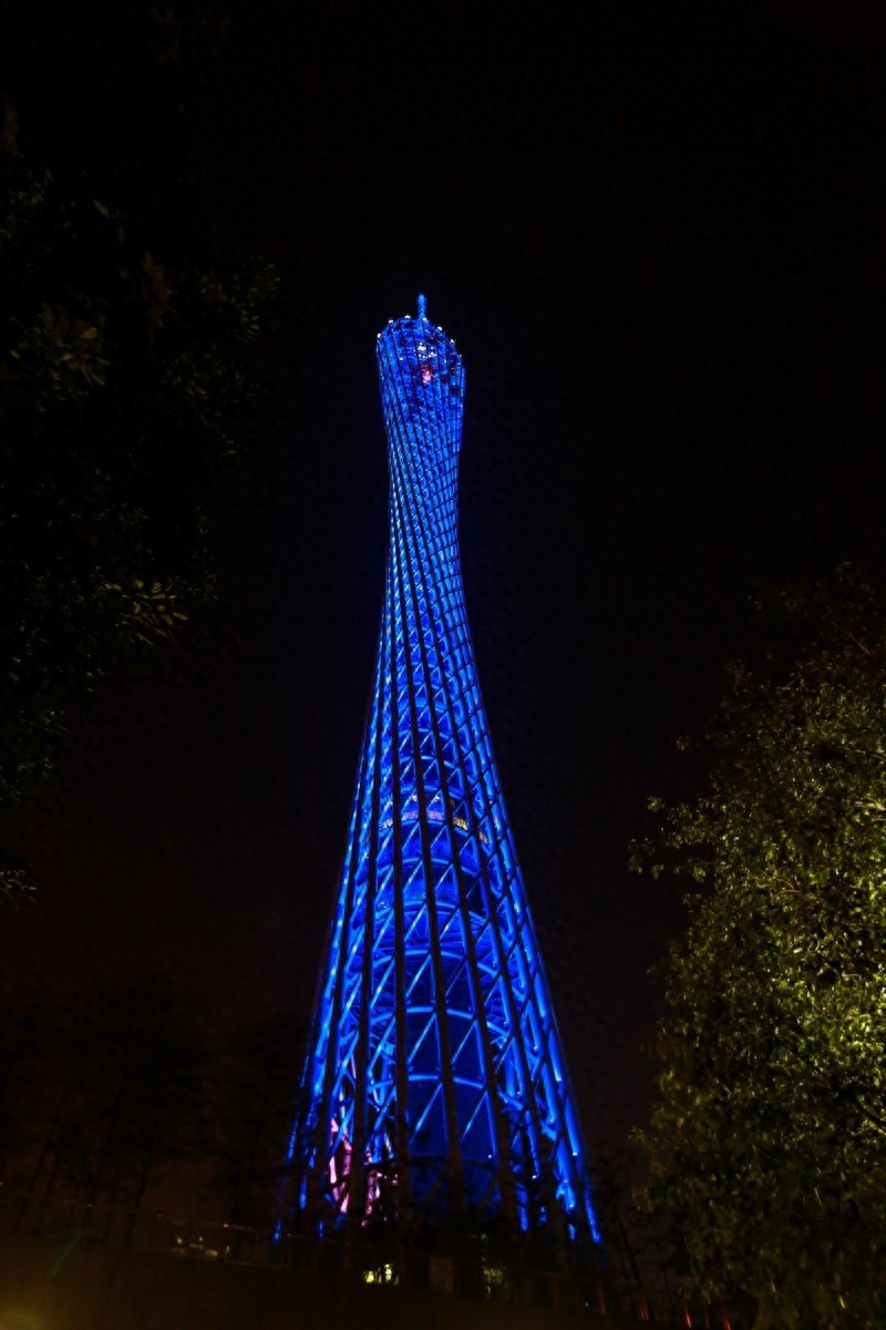 广州塔摩天轮,世界最高摩天轮,由16个