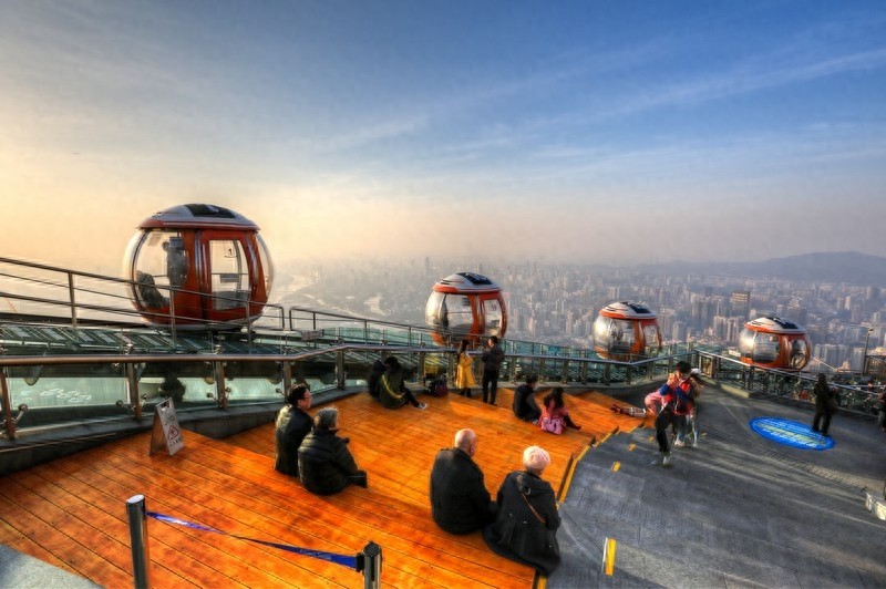 广州塔摩天轮,世界最高摩天轮,由16个