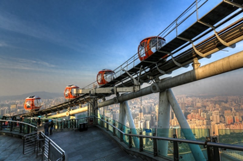 广州塔摩天轮,世界最高摩天轮,由16个