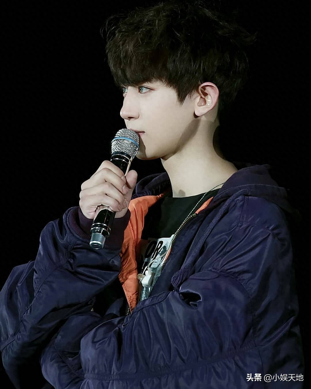 EXO成员灿烈图集，一大波壁纸来袭，真的很吃灿烈的颜