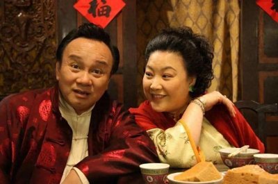 ​63岁的“八姑”黄伟香，戏里是阿香的养母，戏外家庭状况不为人知