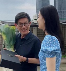 ​黄圣依的背景居然这么牛！是杨子高攀了，没离婚全靠有个好老婆婆