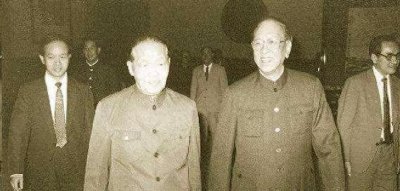 我国的国防部长,军装上为何没有军衔? 为何更像海军军装?