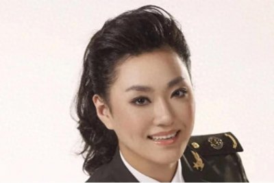 ​周晓琳，一个名字背后承截了无数辉煌与荣耀的歌唱家。