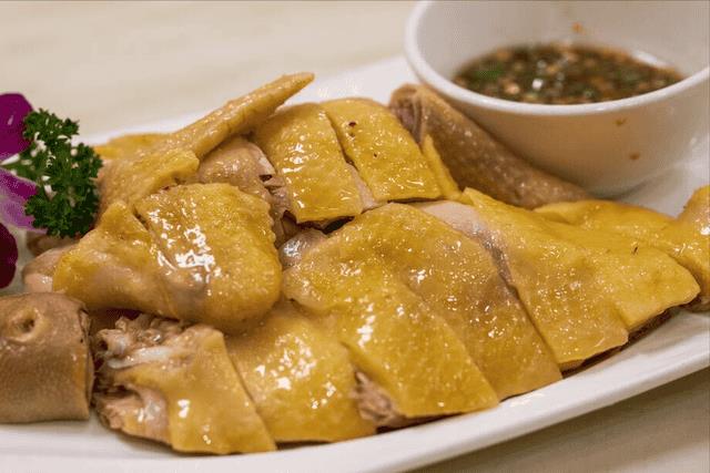 做白切鸡是冷水下锅还是热水下锅-（白切鸡是冷水下锅还是热水下锅）