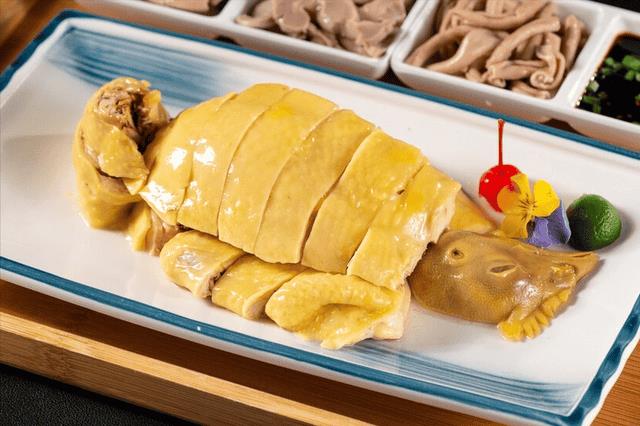 做白切鸡是冷水下锅还是热水下锅-（白切鸡是冷水下锅还是热水下锅）