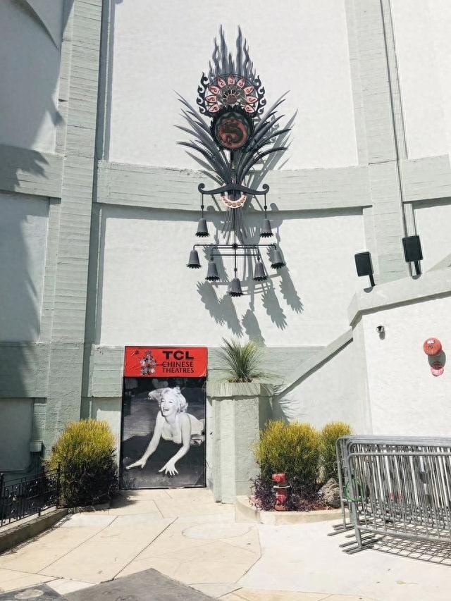 美国好莱坞星光大道，和中国香港星光大道，看看有何不同？