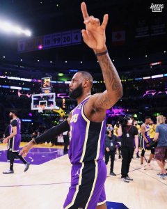 ​历史唯一！历史得分前十詹姆斯助攻第一，助攻前十詹姆斯得分第一