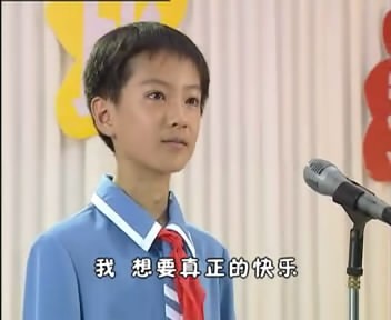 他13岁演《快乐星球》丁凯乐，出了书留了学，如今长成这样了