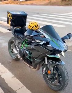 ​最贵的外卖送餐工具，川崎h2摩托车，落地40万，排量998 CC