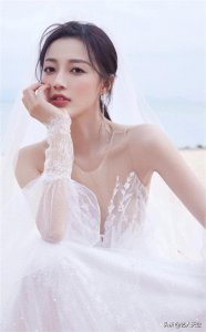 ​王秀竹——身材高挑,气质出众，美得令人心动！