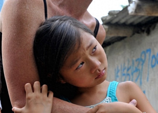 实拍：被领养到美国的女孩回国寻亲过程