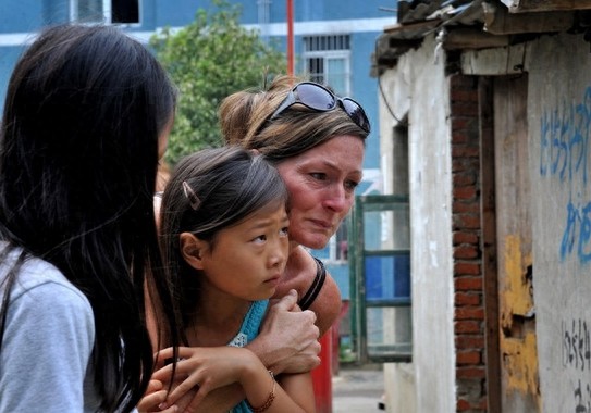 实拍：被领养到美国的女孩回国寻亲过程