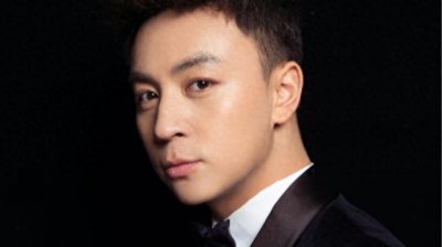 ​释小龙与何洁：分手后的命运逆转，一个身价飞涨，一个陷入低谷