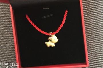 黄金项链可以用香皂洗吗 选用中性香皂 黄金项链可以用香皂洗吗 选用中性香皂