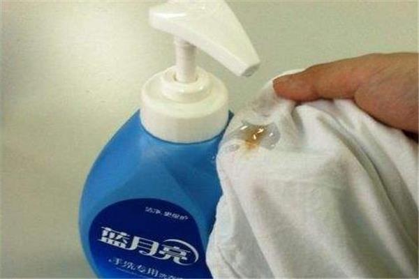 衣服上的巧克力渍怎么洗掉 不要慌乱处理