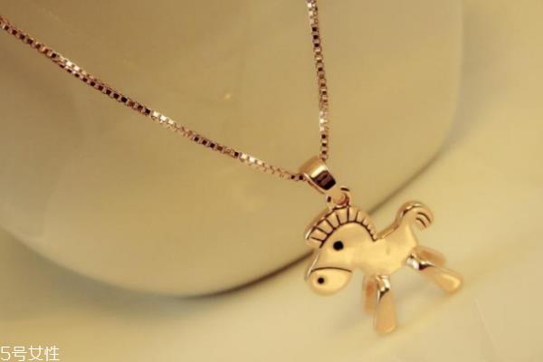 镀金项链是什么颜色 认准这种光泽