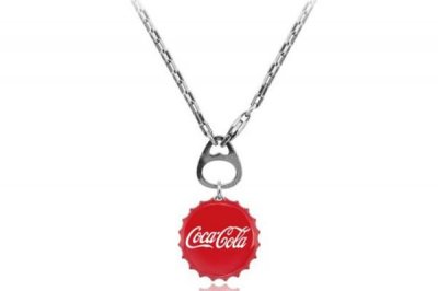 肥宅快乐水项链多少钱 周大福可口可乐项链价格