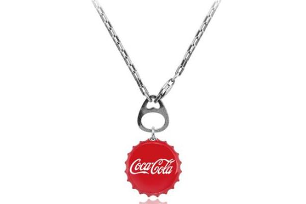 肥宅快乐水项链多少钱 周大福可口可乐项链价格