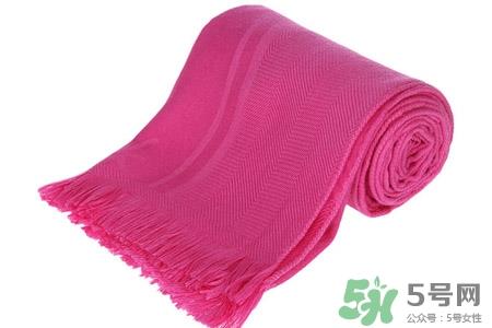 羊绒围巾为什么会掉毛?羊绒围巾怎么防止掉毛? 羊绒围巾为什么会掉毛?羊绒围巾怎么防止掉毛?