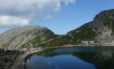 神湖圣水岂容玷污?眉县太白山大爷海坚决向偷泳者说“不”!