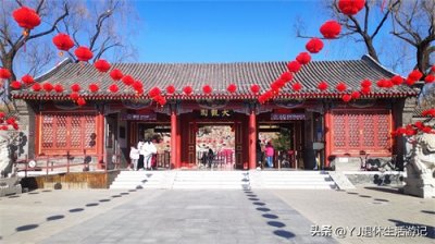 ​一座再现中国古典文学名著《红楼梦》景观的仿古园林——大观园