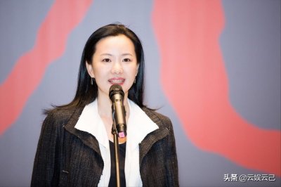 ​结婚28年无儿无女，如今年过半百的咏梅与栾树：身边还是你就好