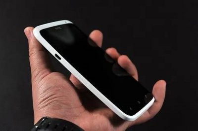 ​曾被苹果视为第一对手的HTC是如何跌落神坛的？