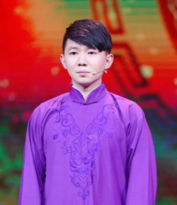 ​卢鑫3次婉拒郭德纲，落魄时一包方便面吃3天，如今自己当老板