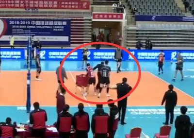 ​八一男排国手遭体罚被送医院，教练狂砸泄愤