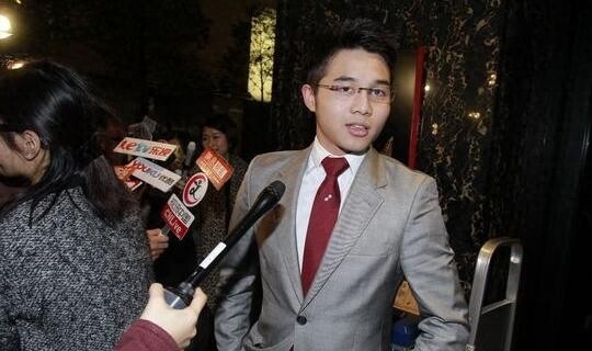 澳门“赌王”何鸿燊的四姨太，小女儿才17岁