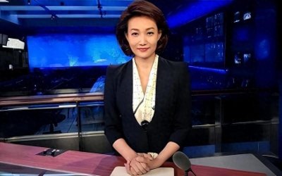 ​央视主持人李梓萌竟戴假发工作20年，摘下假发后网友都惊呆了！