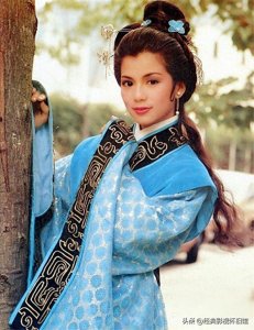 ​1984年刘德华版《神雕侠侣》也很经典，可惜中年黄蓉不是翁美玲