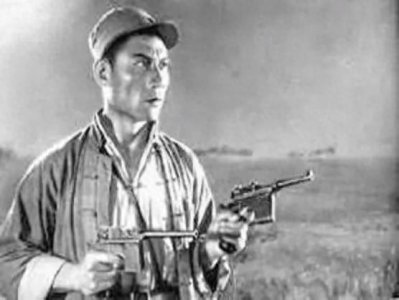 ​从英雄到恶魔：余洪信的堕落之路