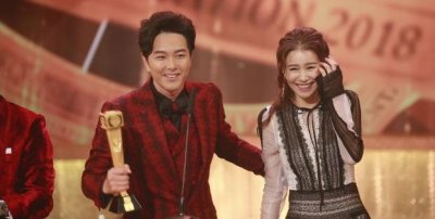 ​萧正楠公布婚讯 媳妇竟是她？