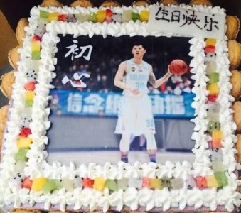 ​早日康复！王子瑞生日感恩父母