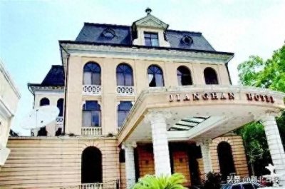 ​武汉江汉饭店火灾疑因工人切割产生火花引起，施工负责人已被控制