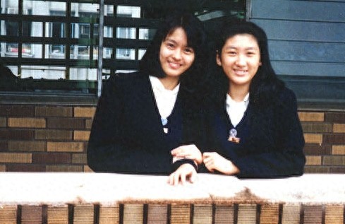 梁咏琪年轻时颜值逆天，混血女儿更是萌你一脸