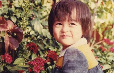 ​梁咏琪年轻时颜值逆天，混血女儿更是萌你一脸