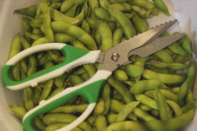 煮毛豆切忌直接下锅,大厨教你3个诀窍,翠绿不变色,好吃又入味