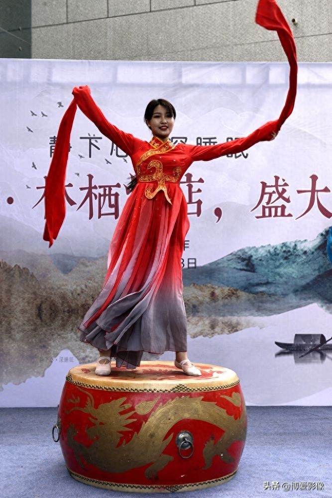 太美了！震撼的《水鼓舞》