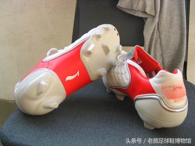 足球鞋的种类(足球鞋品牌大百科)(72)