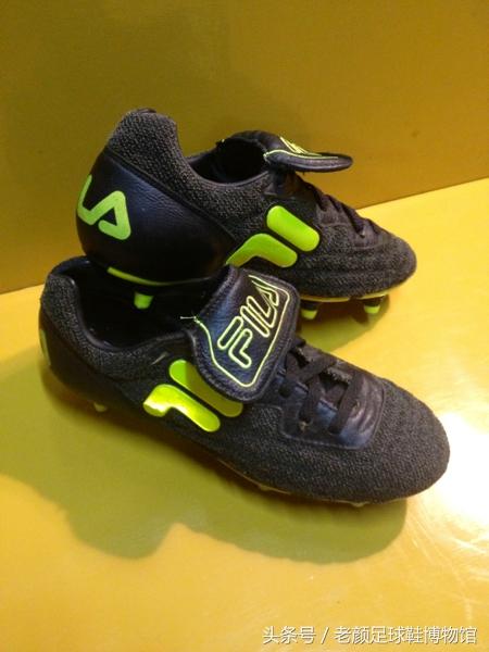 足球鞋的种类(足球鞋品牌大百科)(42)